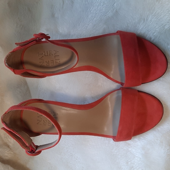 New-Naturalizer Kinsley Suede Heel Size 7 - Picture 6 of 11